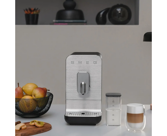  Кофемашина автоматическая SMEG BCC13BLMEU черно матовый 